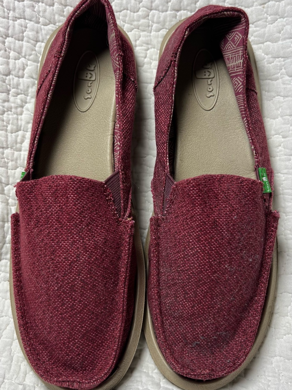 Sanuk Donna Womens Burgandy Slip On Loafer Shoes Size 9